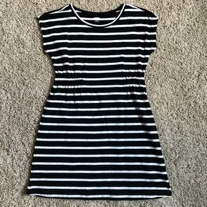 Old navy kids dress. NWOT size 6/7